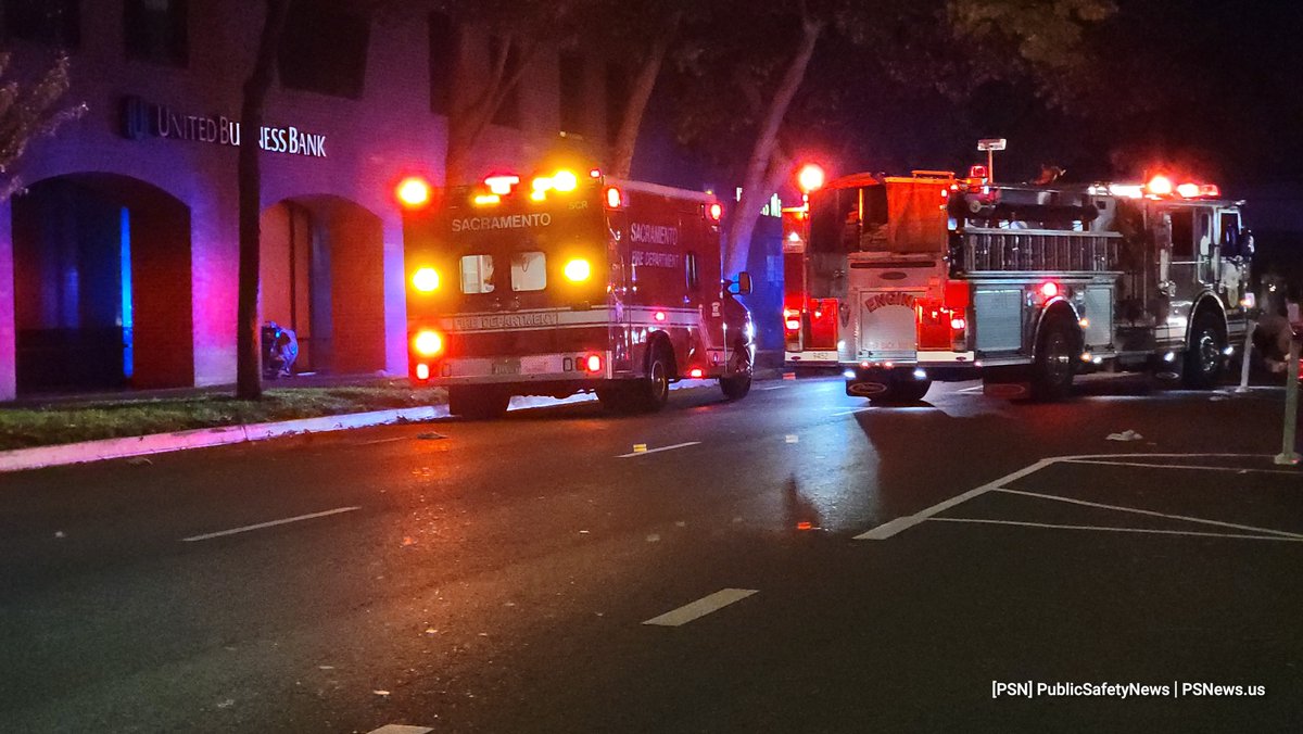 PSNews_Sac's tweet photo. #BREAKING #AutoVsPed #Midtown
#Fatal #HitAndRun
J Street is closed at 28th Street as officers investigate a fatal, Auto vs Pedestrian, Hit-and-Run incident. More details coming shortly. Reroute and avoid the area. https://t.co/x6QfZZSCgy