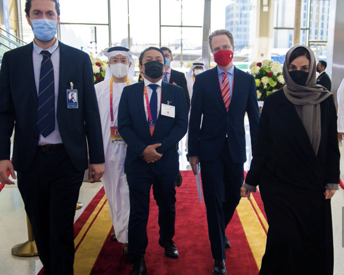 Consul General Jean-Philippe Linteau welcomes H.E. Jameela Al Muhairi to the Canada pavilion <a href="/najahconnect/">Najah Connect</a> to discuss 🇨🇦 and 🇦🇪 partnerships and our shared values of providing high quality education for our youth. Look forward to more collaboration with  <a href="/MOEUAEofficial/">وزارة التربية والتعليم</a> 🎓