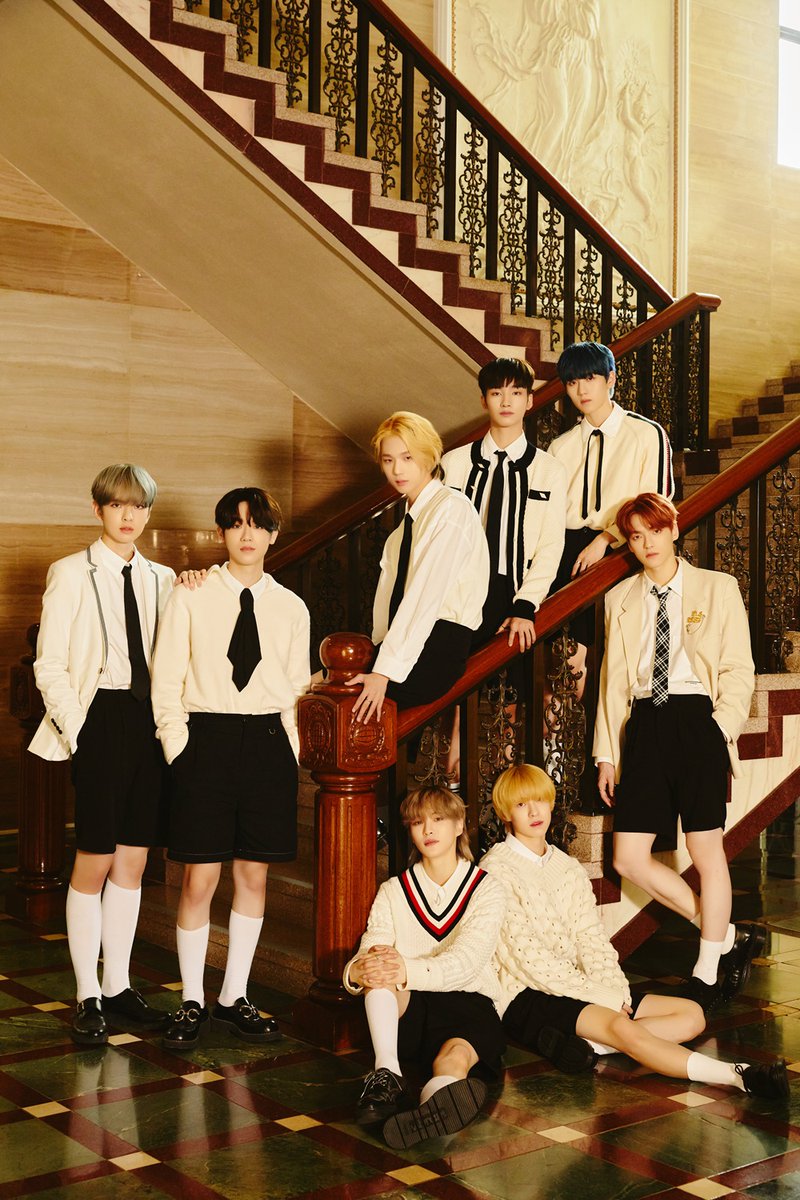 kvibe_yonhap's tweet photo. Rookie boy band @the_EPEX's MV for "#Do4Me" has surpassed 10 million YouTube views.
@by_EPEX #EPEX #do4mewithepex #Eight_Apex
https://t.co/JeTyFcXnG8 https://t.co/vSzCWyCA4O