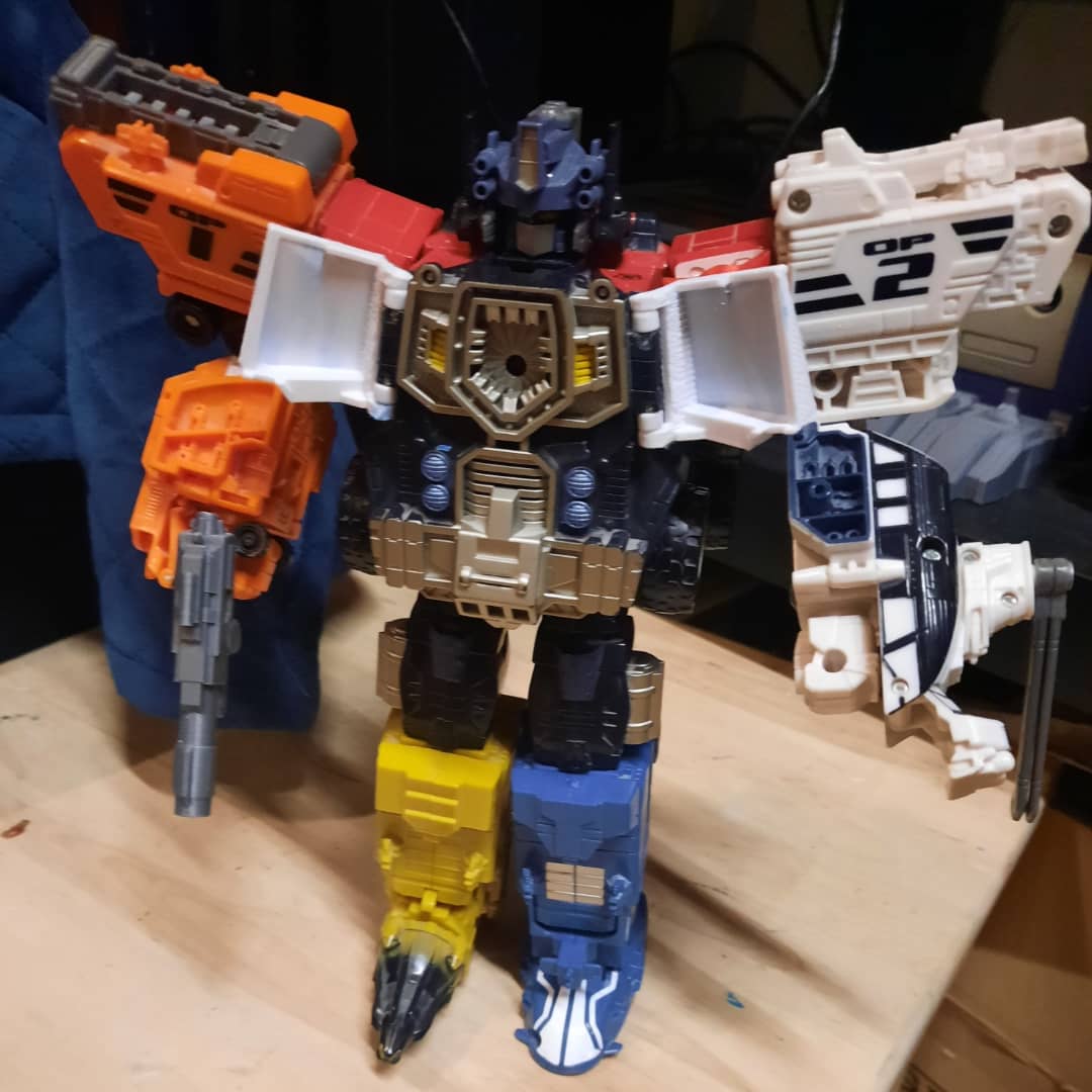 Tfpivman's tweet photo. 3d printable replicas of chest windows and super mode antennas for Energon Optimus Prime.
Available now on my Cults3d page:
https://t.co/jcoXFOh0Hn
https://t.co/MhELavegAt
#Transformers #Transformerssuperlink
#TransformersEnergon #unicrontrilogy #3Dprinting https://t.co/MkM1QajtQ4