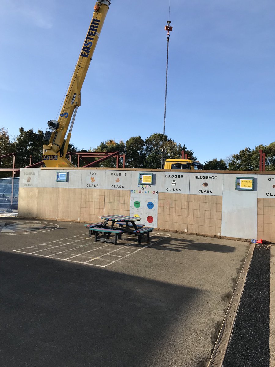 Things are really changing at Barnes Farm. The structure for our new build is going in and the fence has been prepared ready for our class painting competition 💚💚