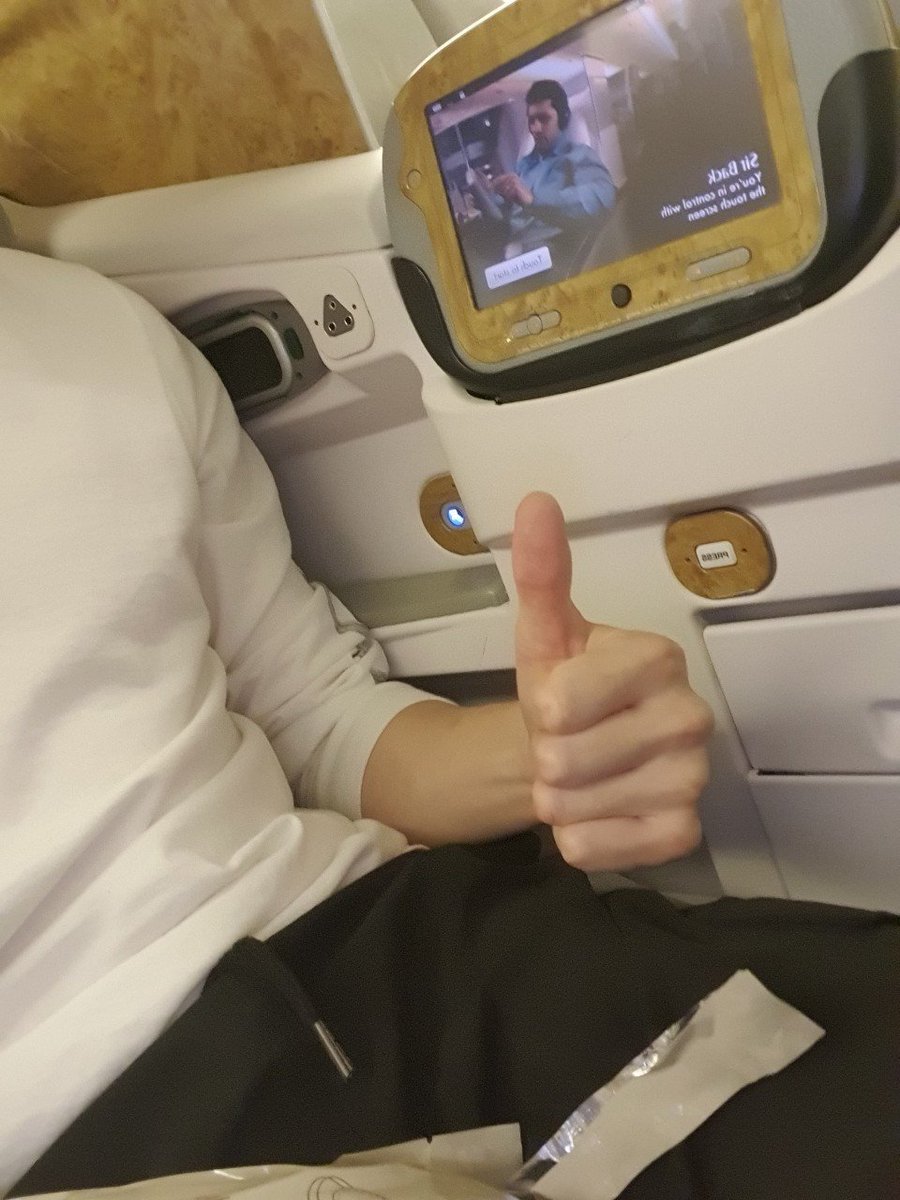 HEECHAN_TH's tweet photo. [TRANS]

ยาง⭐ยกนิ้วให้ครับ👍

#다크비 #DKB
#Rollercoaster #왜만나
#희찬 #HEECHAN #ฮีชาน
#닼둥이in두바이 https://t.co/1VjbZYQ6lZ