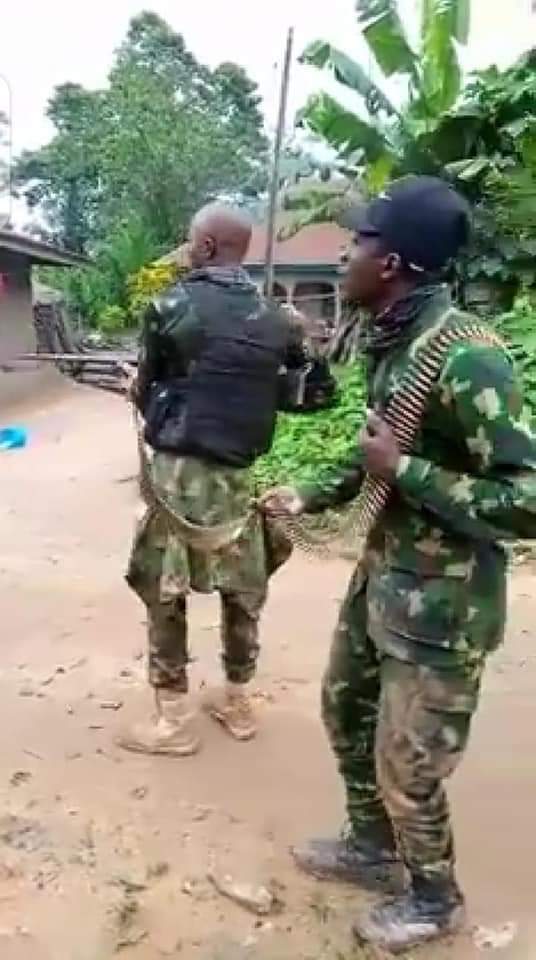 General_Somto's tweet photo. According To An Eyewitness Report: "Nigeria Soliders Invades Isi-Nwgu Mgbowo, Awgu L.G In Enugwu State Since 5am Early This Morning Burning Innocent People’s Houses And Shooting At Anything That Moves And Villagers Are Taking refuge In The Bushes."
@UKinNigeria @UNHumanRights https://t.co/qUOa3Xw42O