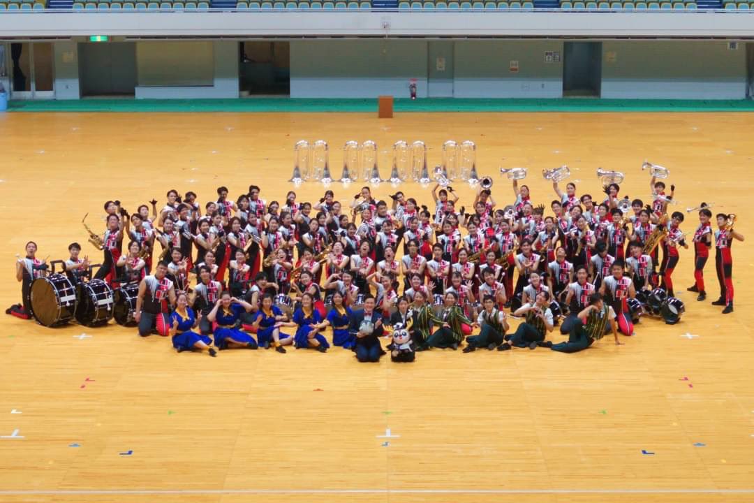 naragakumb2014's tweet photo. こんにちは！
先日なみはやドームにて公開練習を行いました✨✨
お越しいただいた皆様、ありがとうございました😊

皆様の前で実演するのは約2年ぶりでした！温かい拍手をいただき、マーチングの楽しさを改めて実感いたしました！ https://t.co/FLSclhEJrF