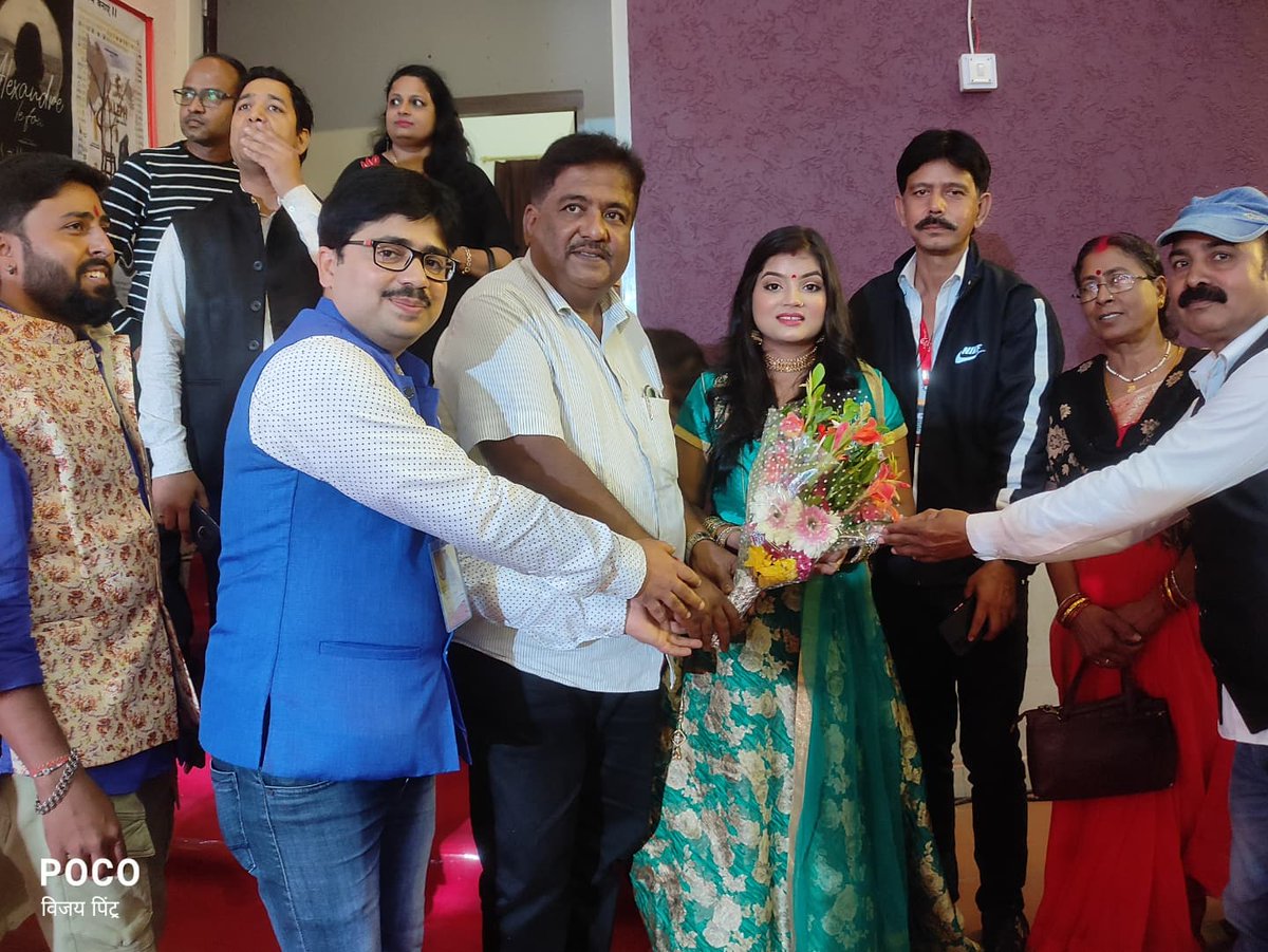 vijay_dutt's tweet photo. #JIFFA Jharkhand international Film festival Award ceremony 2021 night with honorable Governor Jharkhand @RameshBais4 @maji_mahua @GulshanGroverGG @poonamdhillon @pranawkrbabbu https://t.co/agPSvv814v