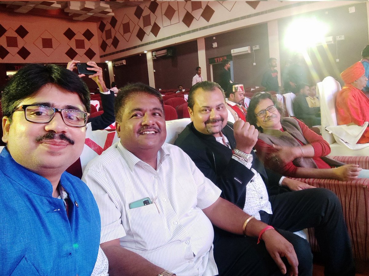vijay_dutt's tweet photo. #JIFFA Jharkhand international Film festival Award ceremony 2021 night with honorable Governor Jharkhand @RameshBais4 @maji_mahua @GulshanGroverGG @poonamdhillon @pranawkrbabbu https://t.co/agPSvv814v