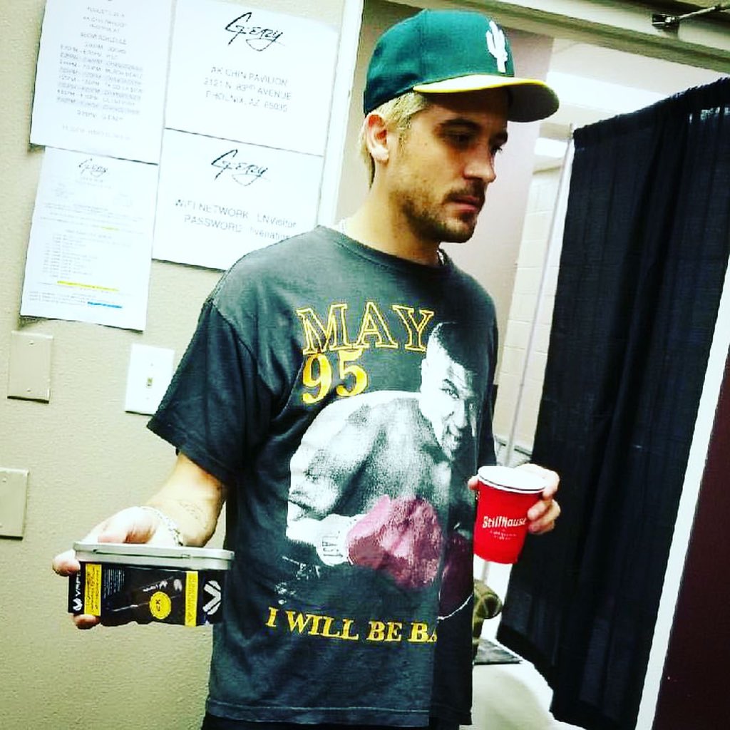vapenjp's tweet photo. VAPEN x G-Eazy

#vapenjapan #vapen #cbd #chillax #chill #relax #indica #sativa #hybrid #cbdリキッド #cbdオイル #GEazy https://t.co/okNuk3iYY0