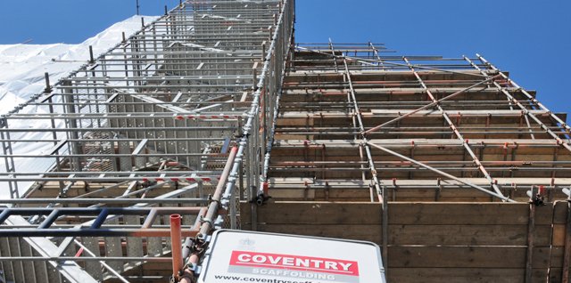 COVENTRY_SCAFF's tweet photo. Choosing the right #scaffoldingcontractor for your #construction project is crucial to ensuring your work is delivered safely, on time, and to budget, but with so many to choose from, where do you start & what do you need to look out for? Our top tips: https://t.co/lFtzbnvedV https://t.co/kEZTS94zH8