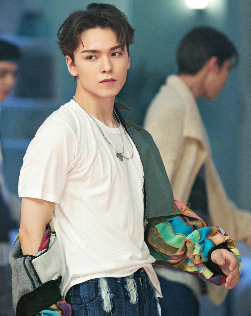 vernacesm's tweet photo. im out of words he is SO FINE?!? #버논 https://t.co/buMHq4i1RH