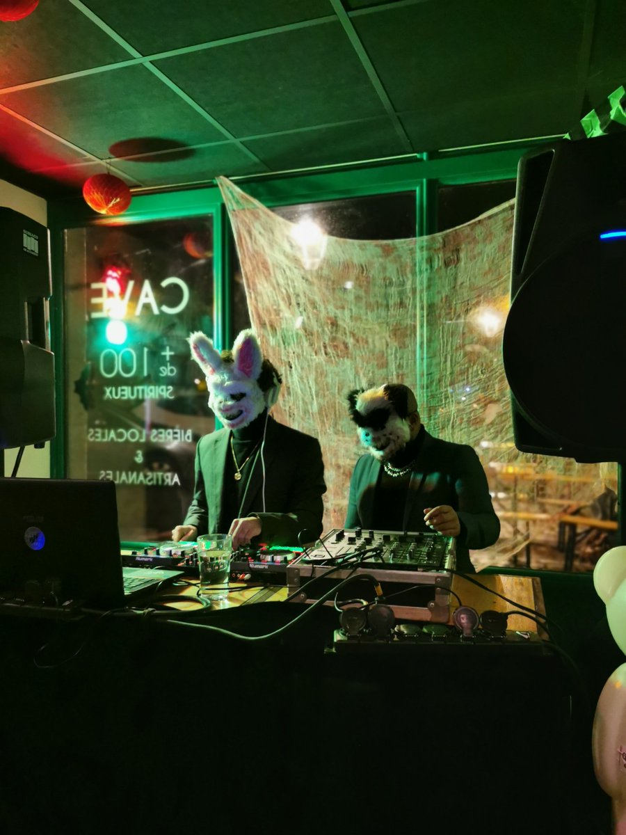 AttrapeHouse's tweet image. C'était samedi au Black Bear. Si t'as loupé tu vas te rattraper