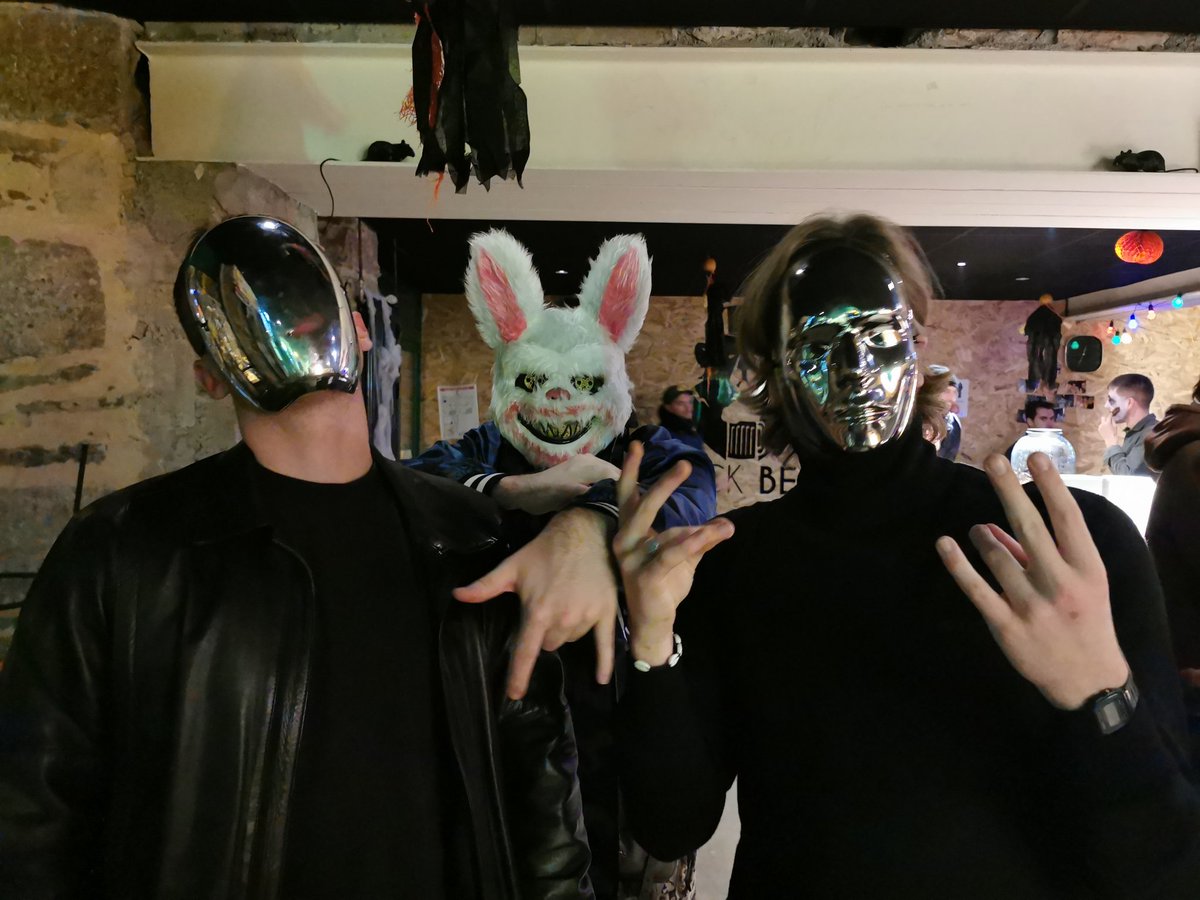 AttrapeHouse's tweet image. C'était samedi au Black Bear. Si t'as loupé tu vas te rattraper