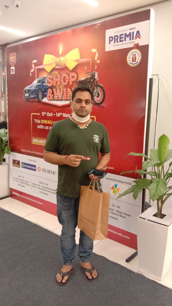 HydNext's tweet photo. There’s a sense of entertainment, excitement, and electricity, &amp; you wanna be at our mall, shopping for 1499 &amp; winning!

#nextpremiamall #irrummanzil #shopandwin #gifts #shopping #brands #participate #hurryup #festivalseason #celebration https://t.co/NiydqkPw8q