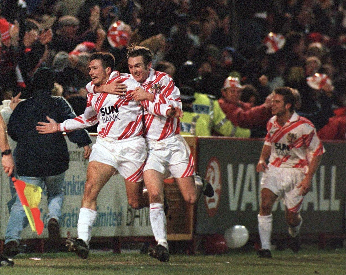 StevenageFC's tweet photo. A new week with new opportunities. 👊

This weekend, it's @EmiratesFACup weekend. 🏆 https://t.co/1RiBWNVu9U