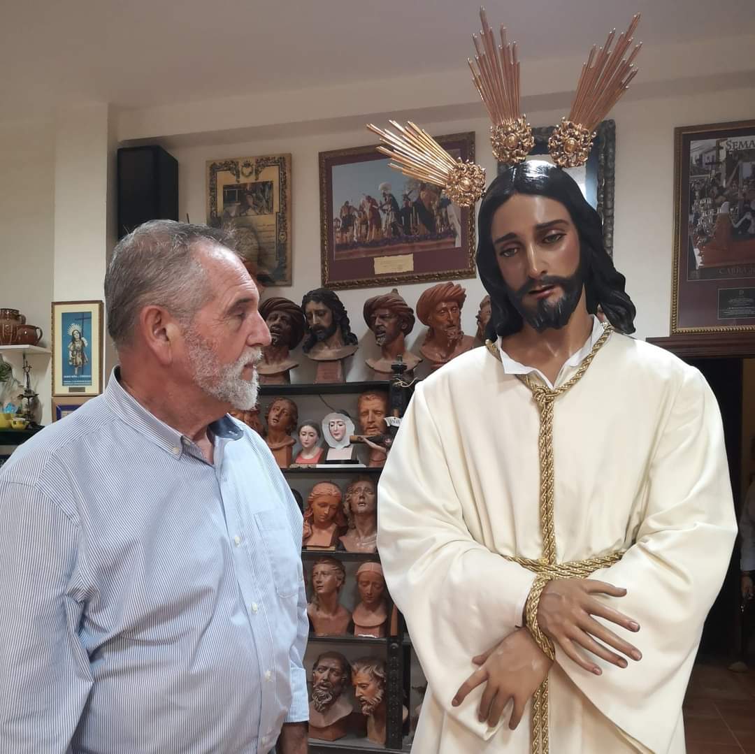 HumildadMontoro's tweet photo. Al fin el Señor de la Humildad está en Montoro.
Gracias a su restaurador D. Antonio Bernal Redondo, a nuestro consiliaro D. Juan Vicente Ruiz Soria, al grupo de capilla de la Asociación Músico-Cultural Juan Mohedo y a todos los asistentes para recibir como se merece al Señor. https://t.co/WA7yzOWpCA