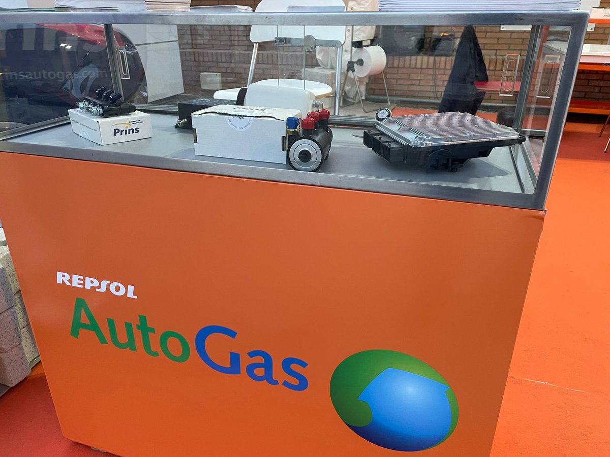 fernandezcenter's tweet photo. ULTIMO DIA EN EL SALÓN DEL MOTOR
Estaremos en nuestro stand en la zona Eco con nuestras promociones en montajes GLP, nuestros vehículos transformados y con Vanbuco lo mejor en camper.
Un mes mas seguiremos con 150 € en aportación en combustible.
Seguimos rodando ¡OS ESPERAMOS! https://t.co/ULPPP9mXWD