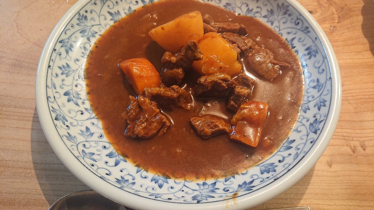 111dreamwalker's tweet photo. 今夜は
昨夜 作った。
秋🍁の 牛たん祭り
二夜目
(*´∀｀*)アッタカータンシチュー
🥣🥄 ( ˙༥˙ )もぐもぐ https://t.co/dsjH2kBCgw