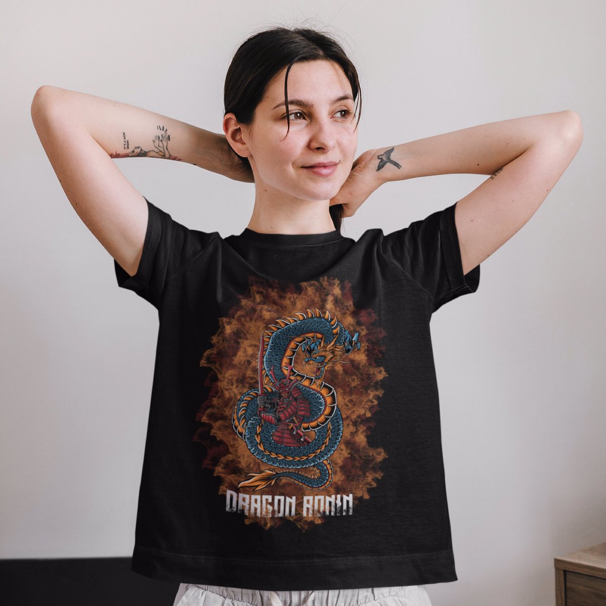 daffakyou's tweet photo. [Design available for sale]
—Dragon Ronin. 
—AI JPG PNG (w high resolution)

#NFT #Redbubble #Designbyhuman #Teepublic #POD #Merchandise #Design #Artwork #Illustration #Apparel #NFTCommunity #ตลาดนัดหวานใจมิวกลัฟ #Japan #TshirtDesign #NFTs https://t.co/QW5ABmxDrg