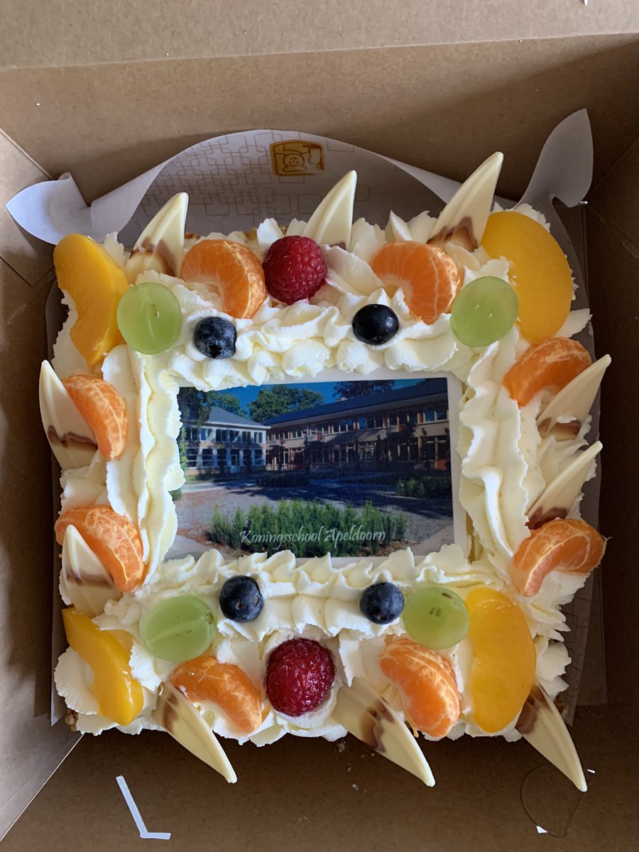 stoteler's tweet photo. Dat is nog eens lekker afbouwen zo op een maandagmorgen #koningsschool #apeldoorn Bedankt Bouwbedrijf van Middendorp https://t.co/mYvTX1wsCr