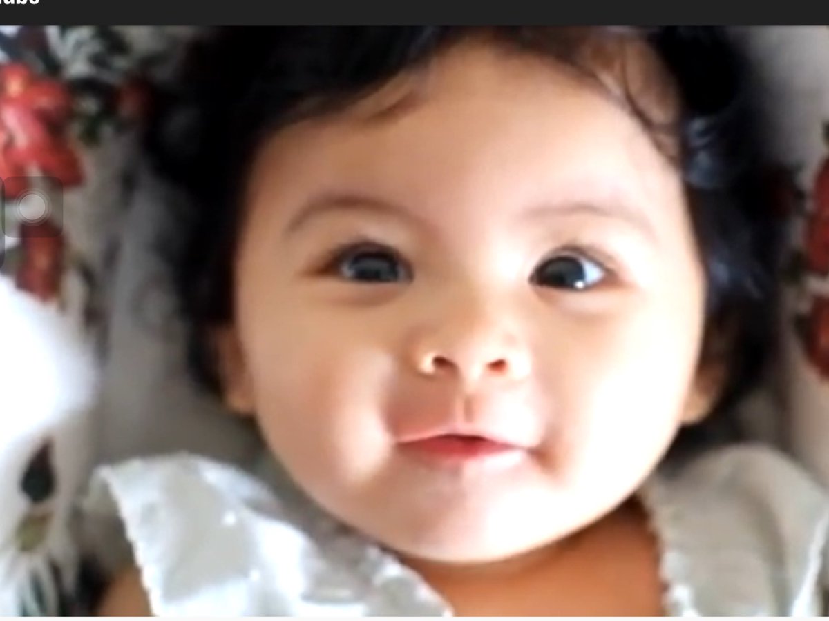marah2913's tweet photo. Best gift ever ni @MccoydDeleon and @ElisseJoson love you cutie baby Felize

#happy family https://t.co/CQZi9IfgG5