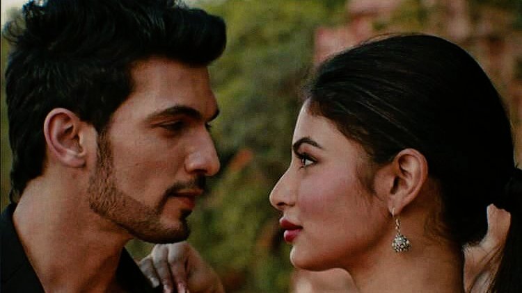 ArjunMouniFC's tweet photo. Thank you for making "looking into the eyes" so beautiful. Happy 6 years ❤️ #RiVanya

#ArjunBijlani #MouniRoy 
@Roymouni @Thearjunbijlani https://t.co/JWJZivFCOt