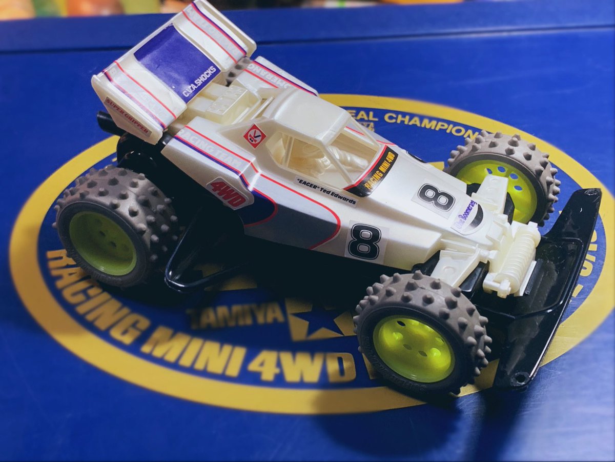 Makoto_Works's tweet photo. @mini4wd ナイスタイミングです😲

ちょうどこの前実家の自分の部屋から当時のままで出てきました😙

1500円だったのかぁ

ブーメランjrはハローマック限定色のパールホワイトです😏

金と紫のマシンは全く覚えてません、、

肉抜きの雑さが当時小学生だったのを物語ってますね笑

もう一度作ってみようかな https://t.co/OkoLQCllON