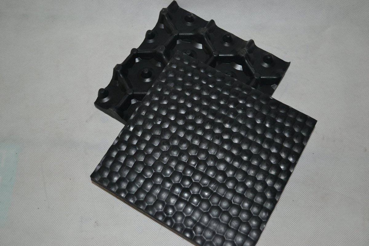 Catheri99364071's tweet image. Cow mat
1-Provides an excellent anti-slip surface.
2-Embossed top surface provides traction and prevents animals getting injury from slipping.
3-Grooved bottom is effective for drainage.
4-lt increases comfort for animals and is easy to clean with little maintenance.
#cowmat
