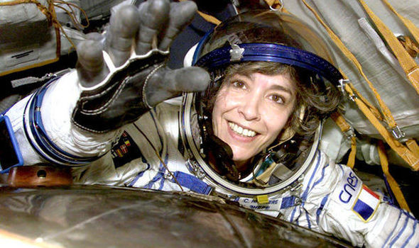 EuroSpaceHist's tweet photo. #OTD 1 November 1999, #ESA astronaut Claudie Haigneré 🇫🇷 joins the European Astronaut Corps. Claudie is a veteran of two spaceflights: one to Mir in 1996 and the other to the @Space_Station in 2001 @esaspaceflight @ESA_fr @NASAhistory @CNES 👉 https://t.co/pSMUeleUmg https://t.co/ZqWsdzKHYX