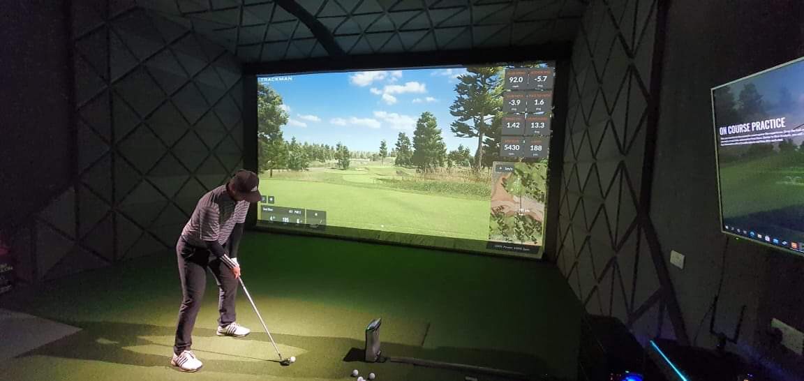 AlderseyGreen's tweet photo. The wet  cold days are with us now and lets be honest, no one wants to get soggy and muddy.

Our sim room is available to book for both members and non members. 

#golf #golfclub #golfcourse  #golfsimulator #golfsimulator #golfsimulators https://t.co/b04oNdCEYf