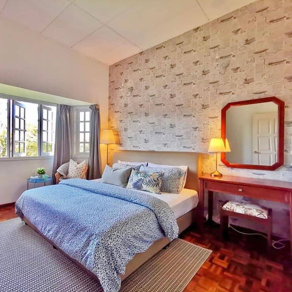 Raja_Lepak's tweet photo. Airbnb di Cameron Highland ni sumpah view dia cun habis, interior lawa. Menggoda betul tengok. Oh! Ratepun serendah RM200/night je

🚏The Fairy's Cottage (Airbnb), Cameron Highland (@staycation.ig) 

#RLChillDulu #RajaLepak #kakilepak #ohsem #onz #palingpower #kingoflepak https://t.co/e8OL0DozA5
