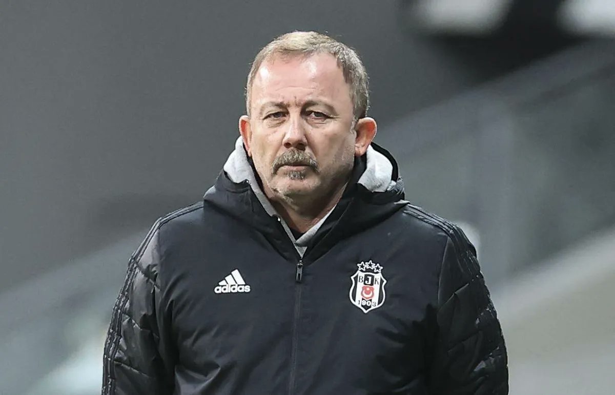 Sergen Yalçın'ı yedirmeyin arkasında sonuna kadar durun. Yıllar sonra Beşiktaş'ın haklarını sonuna kadar savunan bir Adam var kenarda. Kimseden korkusu yok. Bu Adamı sisteme yedirmeyin!