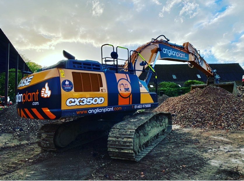 AnglianPlant's tweet photo. Looking for site muscle?
Hereβs 38 tonnes of @casece.eu πͺ ready to hire!
Get in touch to feel the πͺ;
π 01603 975000
π§ hire@anglianplant.com
#excavator #muckshift #lifting #drainage #civils #civilengineering #groundworks #earthworks #planthire #planthireuk #anglianplant https://t.co/tmx2LW5YNc
