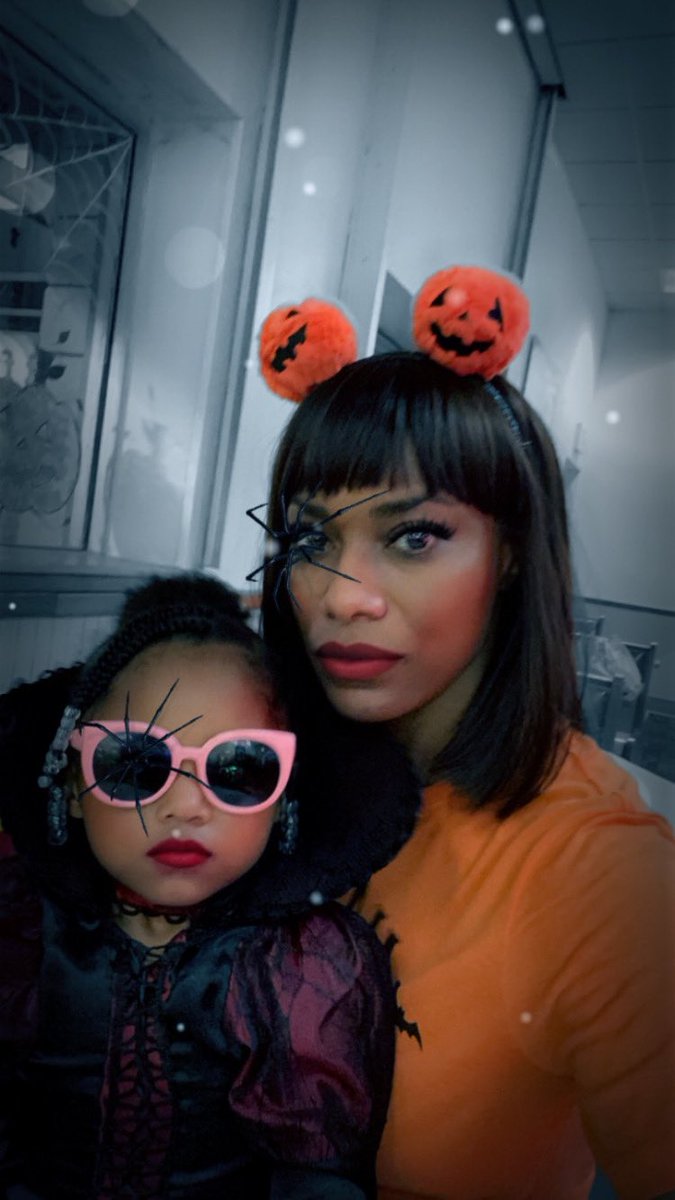 Vernae_B's tweet photo. #Halloween2021 #LaterGram #Autumn #GelliBelle #MyVampire https://t.co/nHpAZVD7Ab