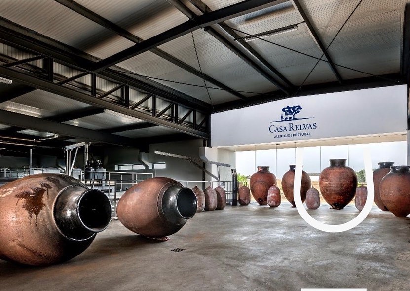 wine_alle's tweet photo. @casarelvas family project was started in 1997, in Redondo, by Alexandre Relvas. Today, Herdade da Pimenta, is the company's headquarters and the new winery, covered in cork and built in depth in perfect integration with Alentejo's landscape.
#winetourism #winescape #partnership https://t.co/vwpRjoikRe
