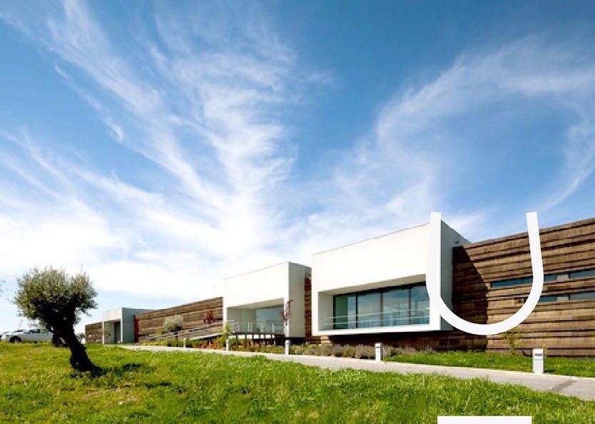 wine_alle's tweet photo. @casarelvas family project was started in 1997, in Redondo, by Alexandre Relvas. Today, Herdade da Pimenta, is the company's headquarters and the new winery, covered in cork and built in depth in perfect integration with Alentejo's landscape.
#winetourism #winescape #partnership https://t.co/vwpRjoikRe