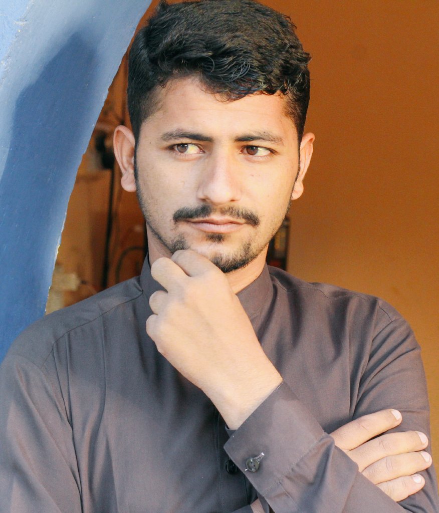 furqan_shar's tweet photo. تجھے دیکھنے کے سو بہانے تھے
ہائے وہ زمانے بھی کیا زمانے تھے
#feelingfun https://t.co/uPIKxHlwYE