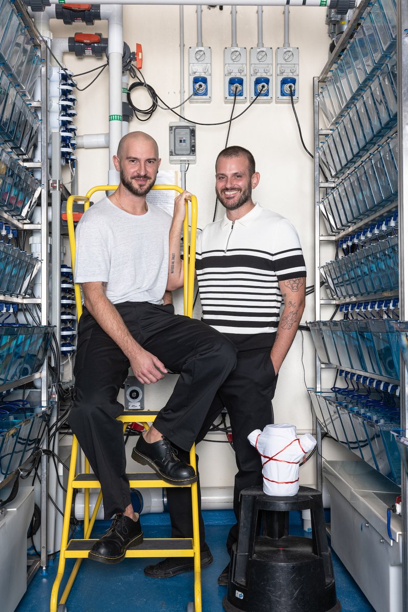 LovedesignAIRC's tweet photo. “Abbiamo sempre sostenuto le iniziative Airc attraverso le ricette e crediamo che il supporto digitale sia fondamentale per questa iniziativa”
@gnambox x @LovedesignAIRC
__
Ph #AngeloFerrillo
Styling #MariaGentilestylist
Makeup #IdaCoppola
Props #specchi__
Special thanks IFOM https://t.co/Mdj5Ffmh4H