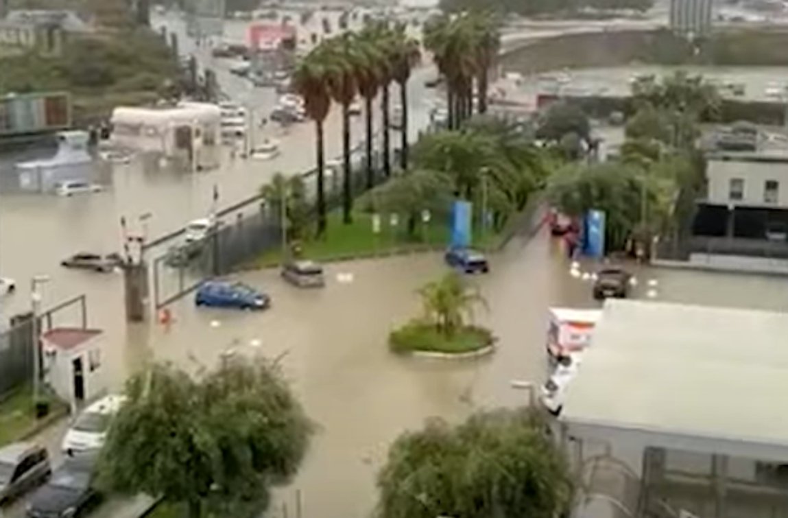 Ospedale Garibaldi Nesima allagato: al via gli accertamenti
Catania. Canalizzazione delle acque reflue ostruita: al vaglio la regolarità di un chiosco e di un distributore di benzina
lasiciliaweb.it/2021/11/ospeda…