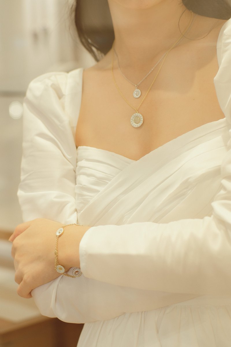 [#SoniaYuan] Sonia Yuan✖️Georg Jensen Daisy series

#袁子芸 
<a href="/soniaxyuan/">Sonia Yuan</a>
#GeorgJensen