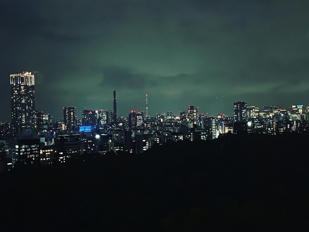 csspcman's tweet photo. Coding Verse inspired by #tokyo tonight!
 #verse #startup #startuplife https://t.co/Jomgota6ao https://t.co/PdldgINThN