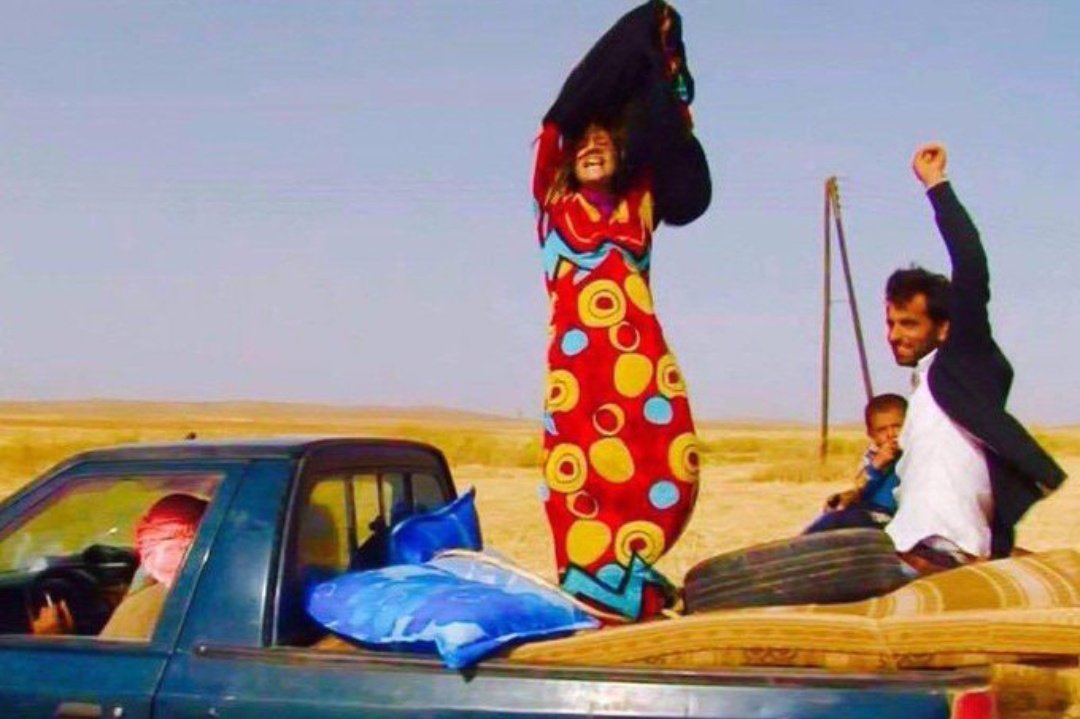 “Her Cellat birgün kendi ipi ile asılır,
sen merek etme Kobane 
türküler acıların sesiz dilidir.”

#1NovemberWorldKobaneDay
#1êMijdarêRojaKobanê 
#1KasımDünyaKobaneGünü