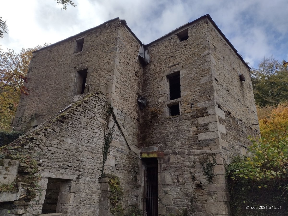 ThiChaplain's tweet image. Un moulin près de l'#Abbaye du #Relec, hier après-midi. #Patrimoine #MontsdArrée #Finistère #Histoire #vieillespierres #balade #GRPMorlaix