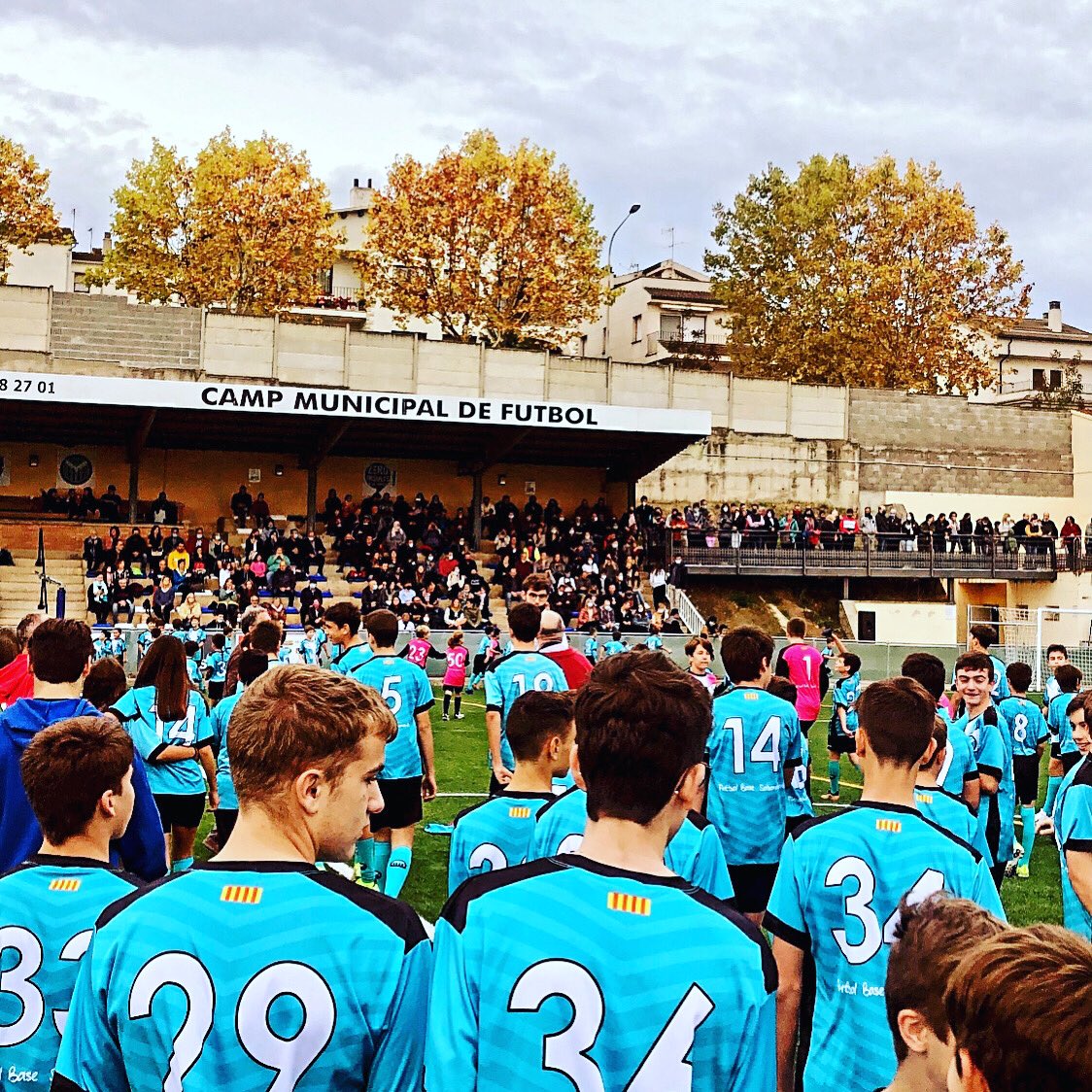 AlbertViladric1's tweet photo. d gom /a/ gom
Presentació 2021/22
.
#cfsolsona #fbsa #presentació #futboldecasa #sumaysigue https://t.co/LihRMJWqp2