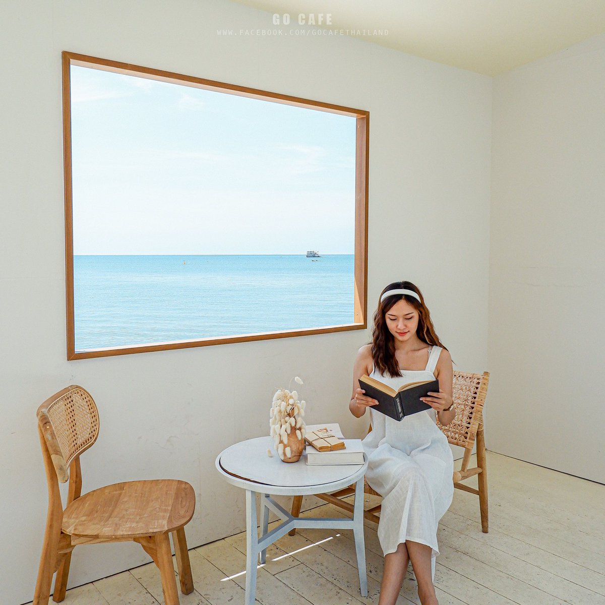 gocafethailand's tweet photo. Skoop Beach Cafe #พัทยา 🏖🤍
คาเฟ่ยอดฮิตในพัทยา ตอนนี้มีมุมถ่ายรูปใหม่สวยปังเพิ่ม ฟิลดีมากกก โคเรียสุด มุมอื่นๆ ก็ยังน่ารักเหมือนเดิม 🥰
@aroii @Kin24hrs https://t.co/1hWkgDB9nH