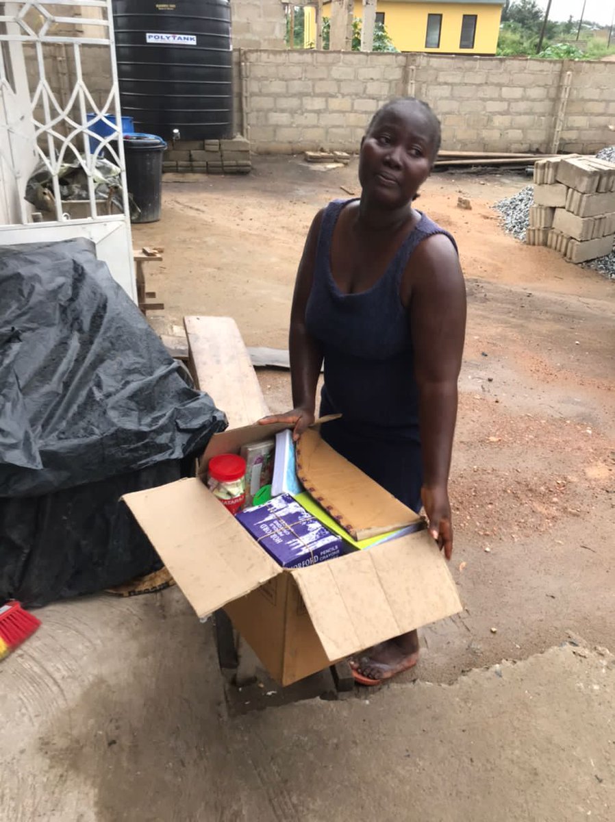 AlumniHtu's tweet photo. HTU ALUMNAE DONATES TO BENTUM GOVERNMENT PRIMARY SCHOOL.

An HTU Alumnae who preferred that her name be withheld, made donations  to Bentum Government Primary School in response to an appeal launched by the Etweresohemaa on Facebook on behalf of the school. https://t.co/FtUgZK5CfC