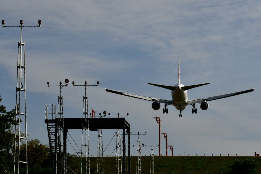 Ash_23happiness's tweet photo. 今日の空活は2時間
#KMJ
#07エンド
#ソラシドエア
#くまモン
#ja805x
#b737
#ANA
#ソラマニ_ヒコーキ
#ja848a
#dash8
#FDA
#e157
#ja15fj
#JAL
#ja653j
#b767
#国際線使用 https://t.co/fXDPFvXhqz
