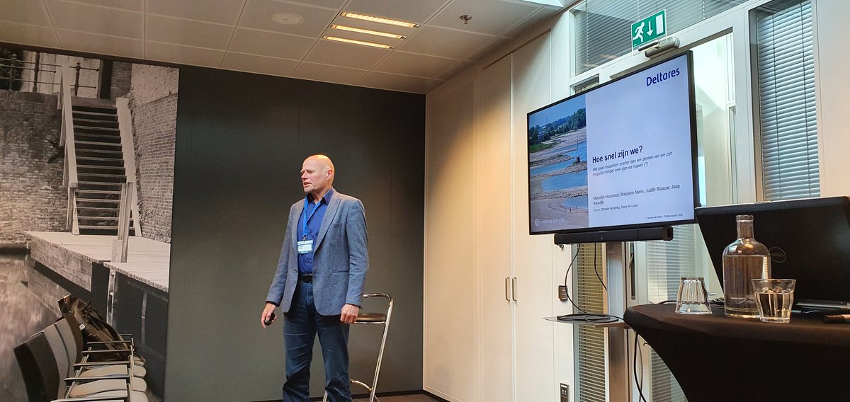 Jaap Kwadijk neemt de aanwezigen in Dexter 30 op de <a href="/Waterinfodag/">Waterinfodag</a> hoe snel we ons kunnen aanpassen op de klimaatverandering (hoe snel gaat het versus hoe snel zijn we). <a href="/DeltaresNL/">DeltaresNL</a>