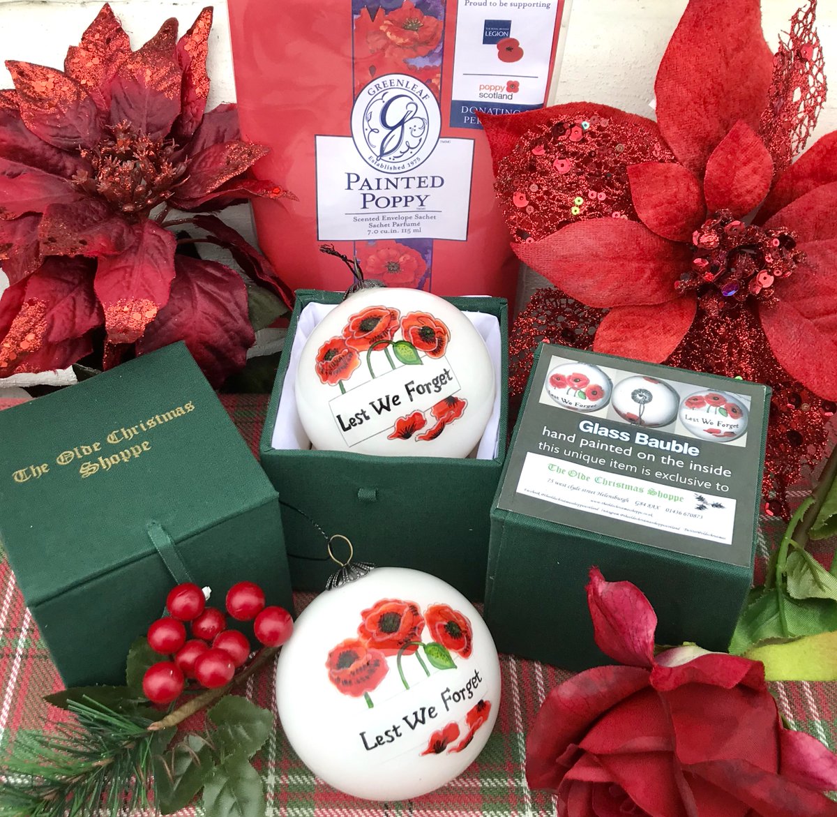 oldechristmas's tweet photo. We will donating £1.00 for each sale of our 
Hand Painted 'Lest We Forget' Poppy bauble to Helensburgh Poppy Appeal again this year.
Each bauble is carefully hand painted on the inside  of the glass and comes with its own gift box - £9.99 each.

https://t.co/Sn4QkMN6g6 https://t.co/yZMUMPAolx