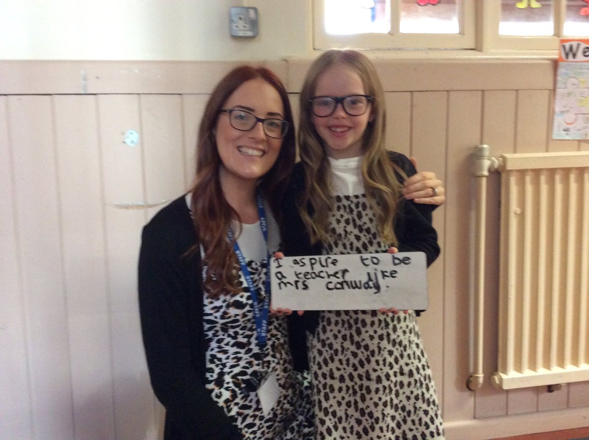 Dosbarth Cardiff City tweet media