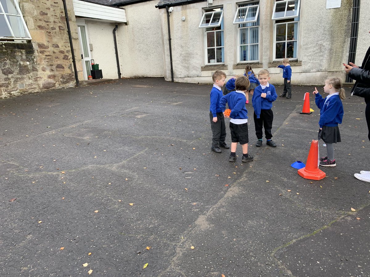 MrsScottCPS's tweet photo. Great start to the week@in P1 @CallanderP  PE with Ms McKie 😀 https://t.co/0AcdDfn8yv