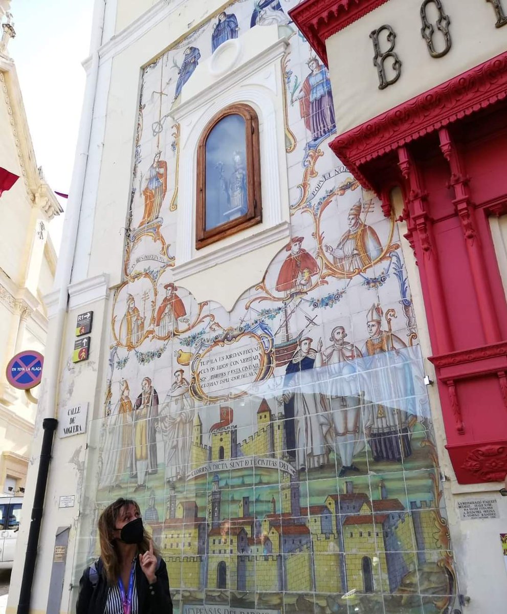 EstherPolop's tweet photo. El carisma, la intel·ligència, la diplomàciadels #Borja els va portar a brillar des del més alt. Van portar el nom de la seua ciutat #Xàtiva sempre amb honor i afecte🥰 i també la llengua valenciana al vaticà😍.
#ciutatcultural  #mediterranienviu https://t.co/62OrtbdHlT